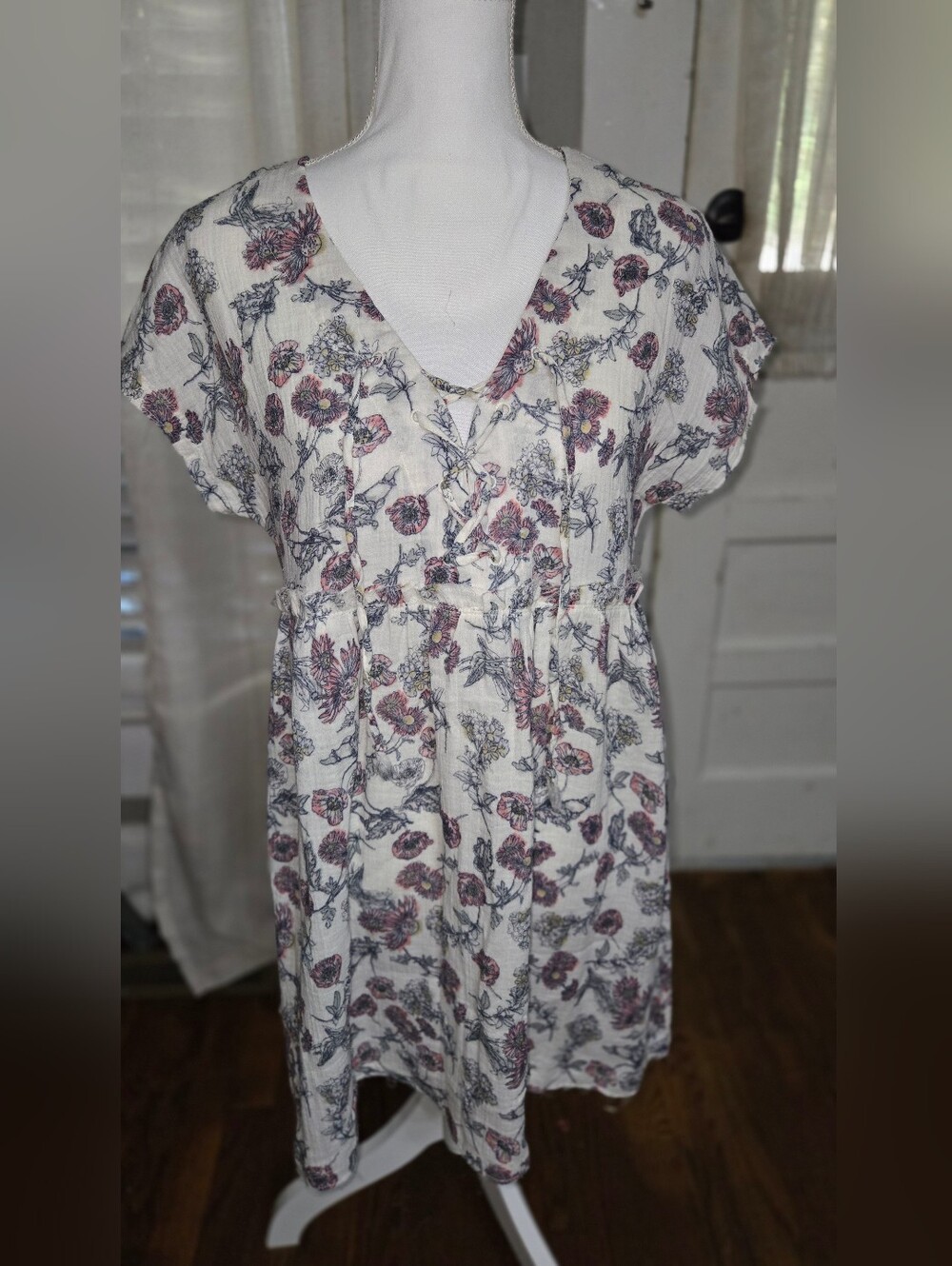 True Craft Cream Floral V-Neck Tunic Top